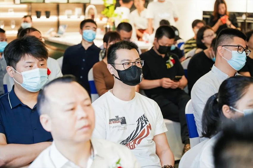 九鼎装饰