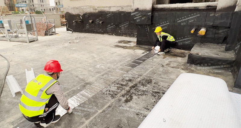 鋪設排水槽 鋪設排水槽